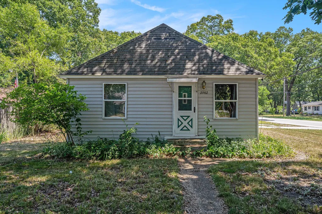 2982 Mcdermott Street Norton Shores City MI 49444