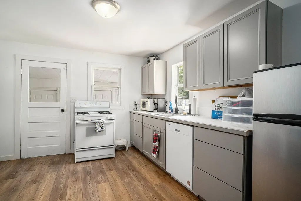 2982 Mcdermott Street Norton Shores City MI 49444