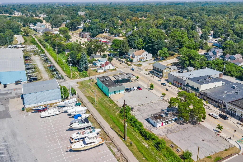 1930 Lakeshore Drive Muskegon City MI 49441