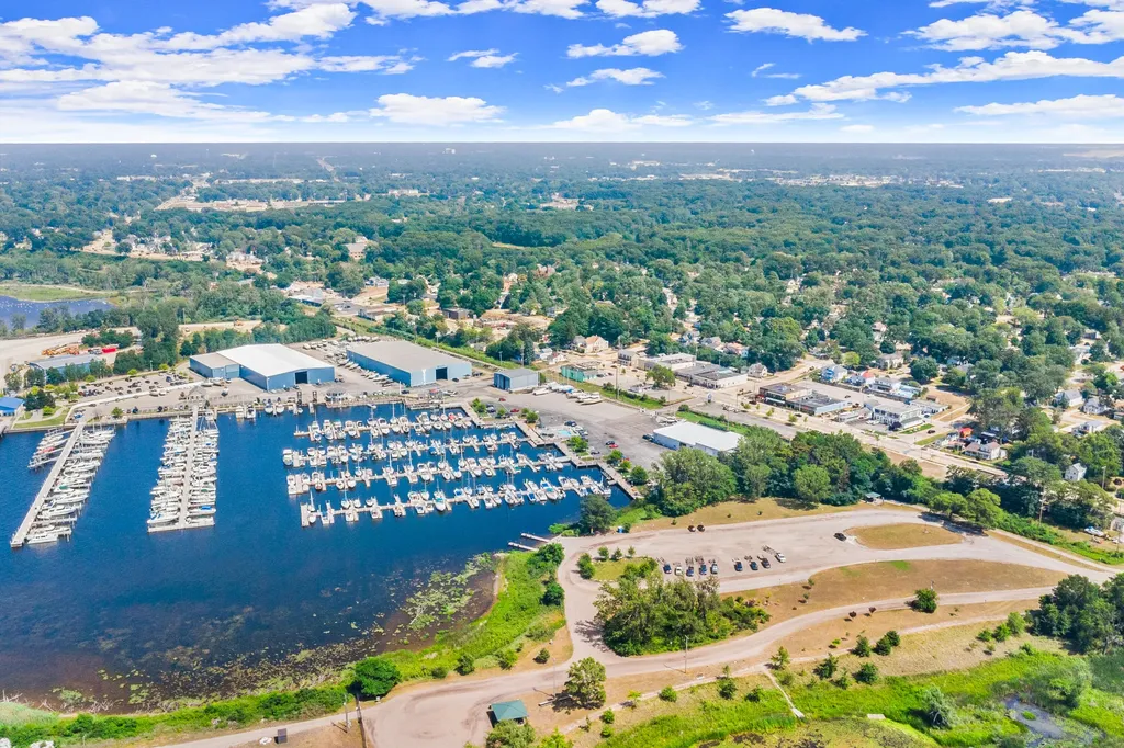 1930 Lakeshore Drive Muskegon City MI 49441