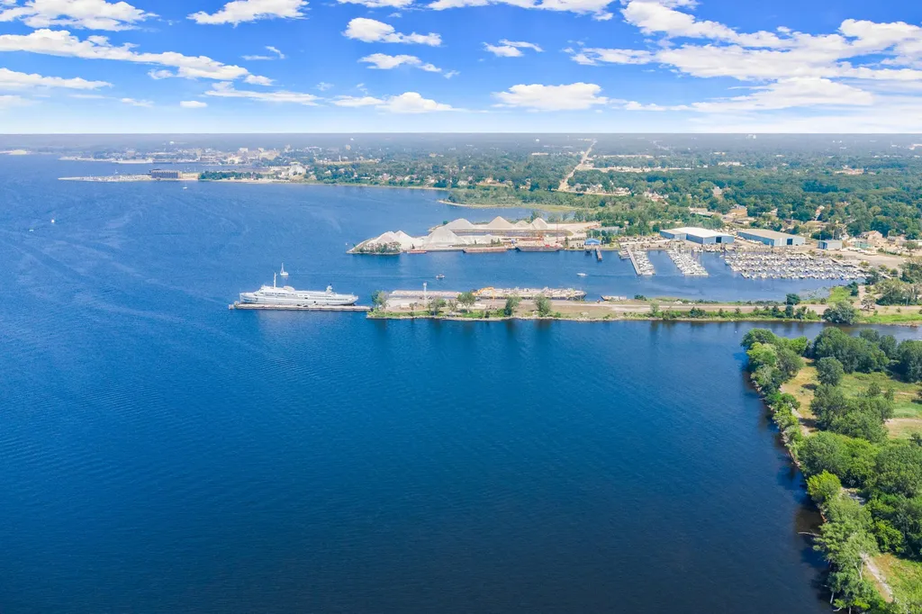 1930 Lakeshore Drive Muskegon City MI 49441