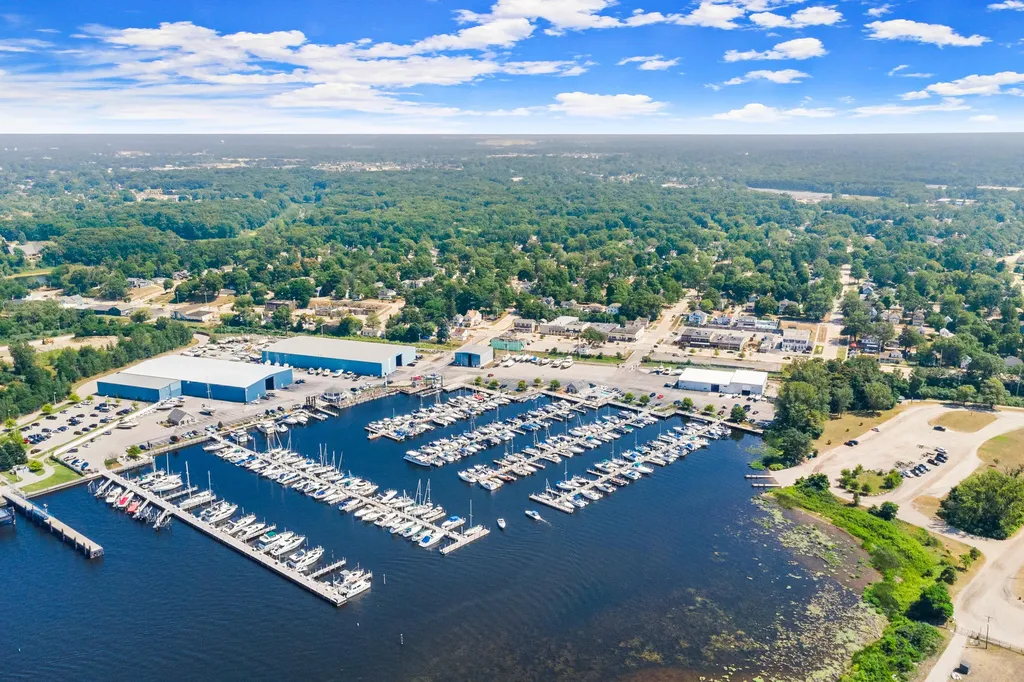1930 Lakeshore Drive Muskegon City MI 49441