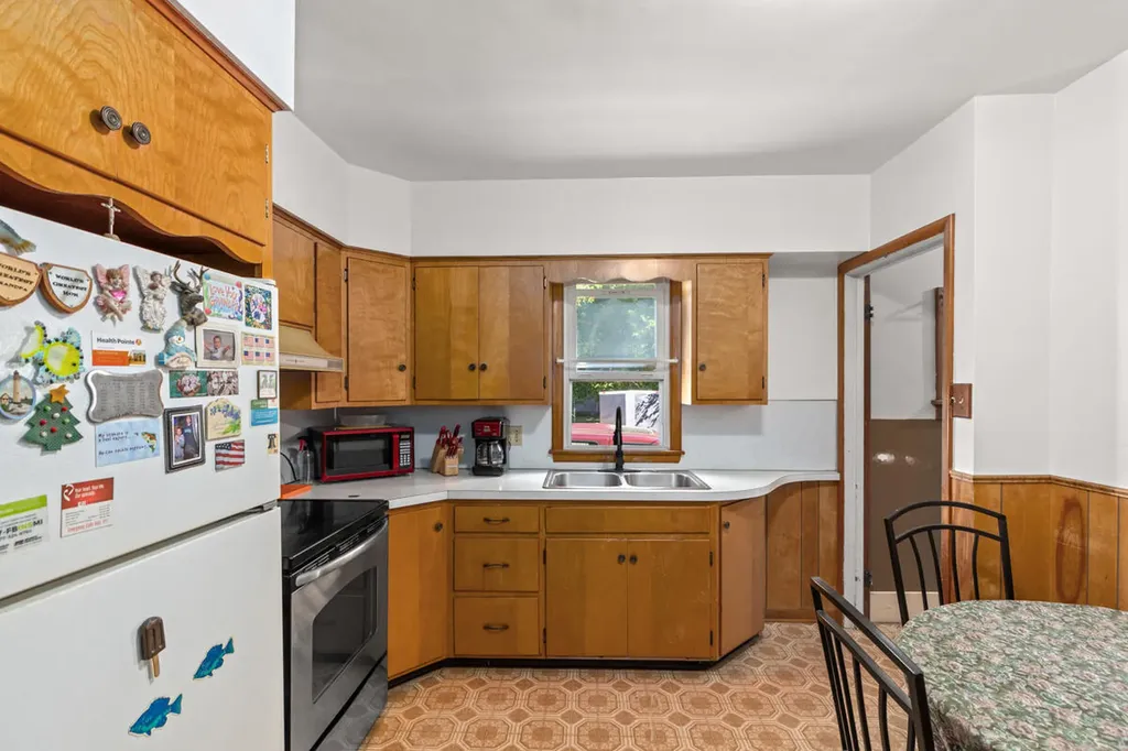 1119 Columbus Avenue Grand Haven City MI 49417