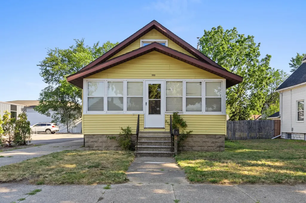 1119 Columbus Avenue Grand Haven City MI 49417