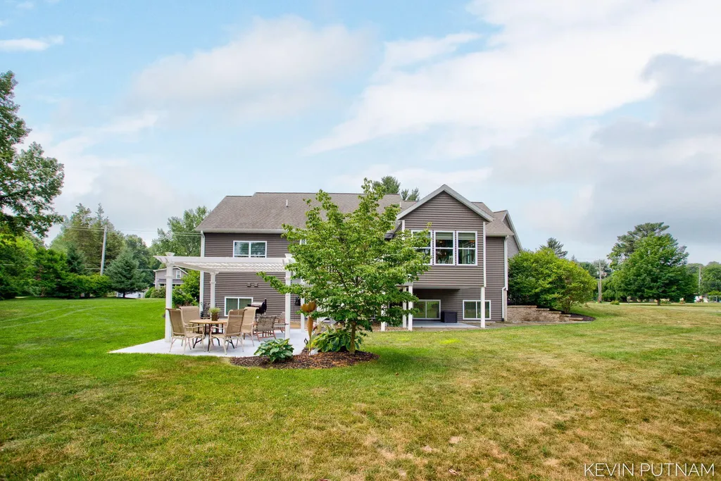 6515 134th Ave Avenue Saugatuck Township MI 49453