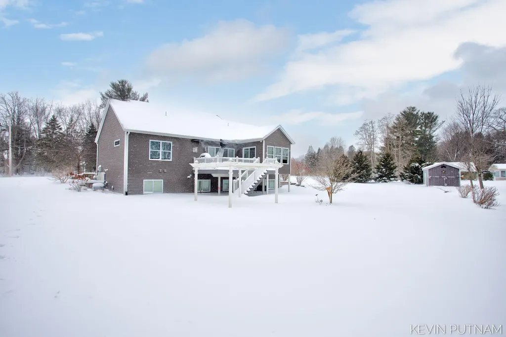 6515 134th Ave Avenue Saugatuck Township MI 49453