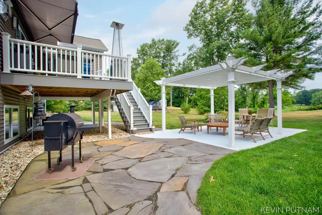 6515 134th Ave Avenue Saugatuck Township MI 49453