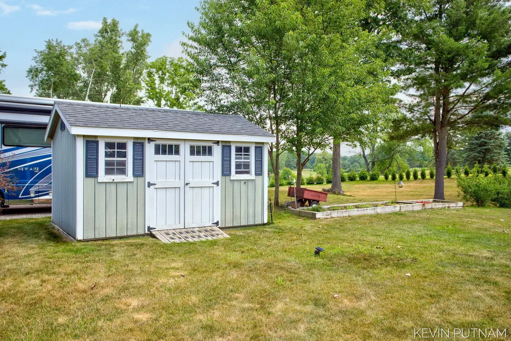 6515 134th Ave Avenue Saugatuck Township MI 49453