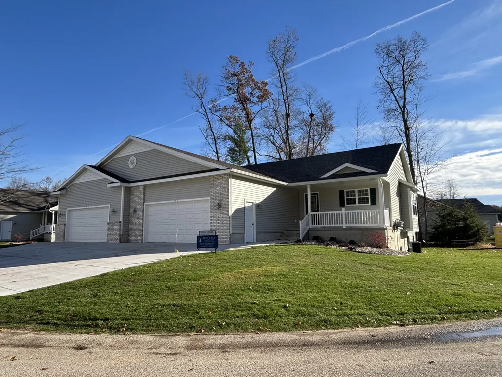 1516 W Addison Way Laketon Township MI 49445
