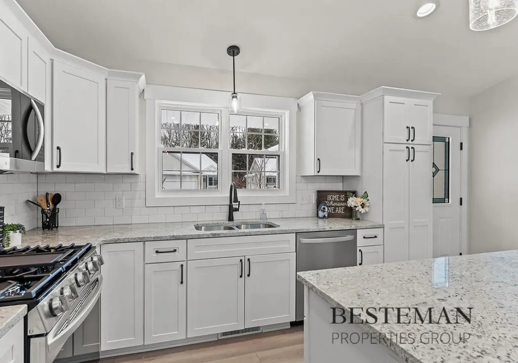 1516 W Addison Way Laketon Township MI 49445