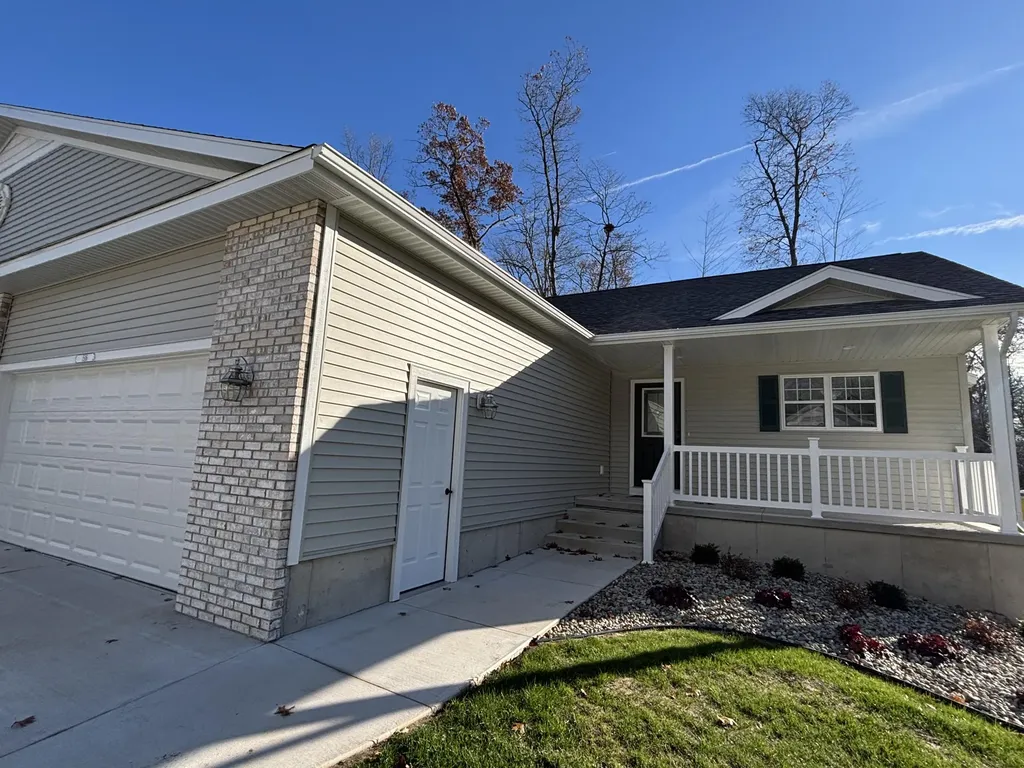 1516 W Addison Way Laketon Township MI 49445