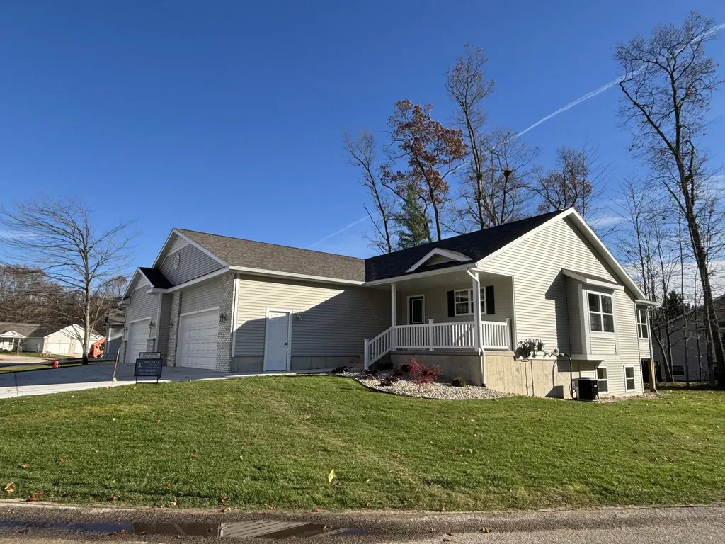 1516 W Addison Way Laketon Township MI 49445