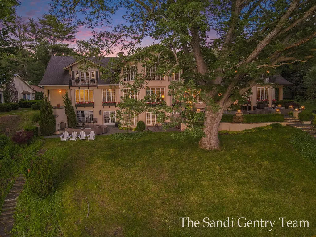 18635 N Fruitport Road Spring Lake Township MI 49456