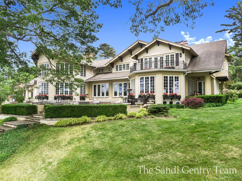 18635 N Fruitport Road Spring Lake Township MI 49456