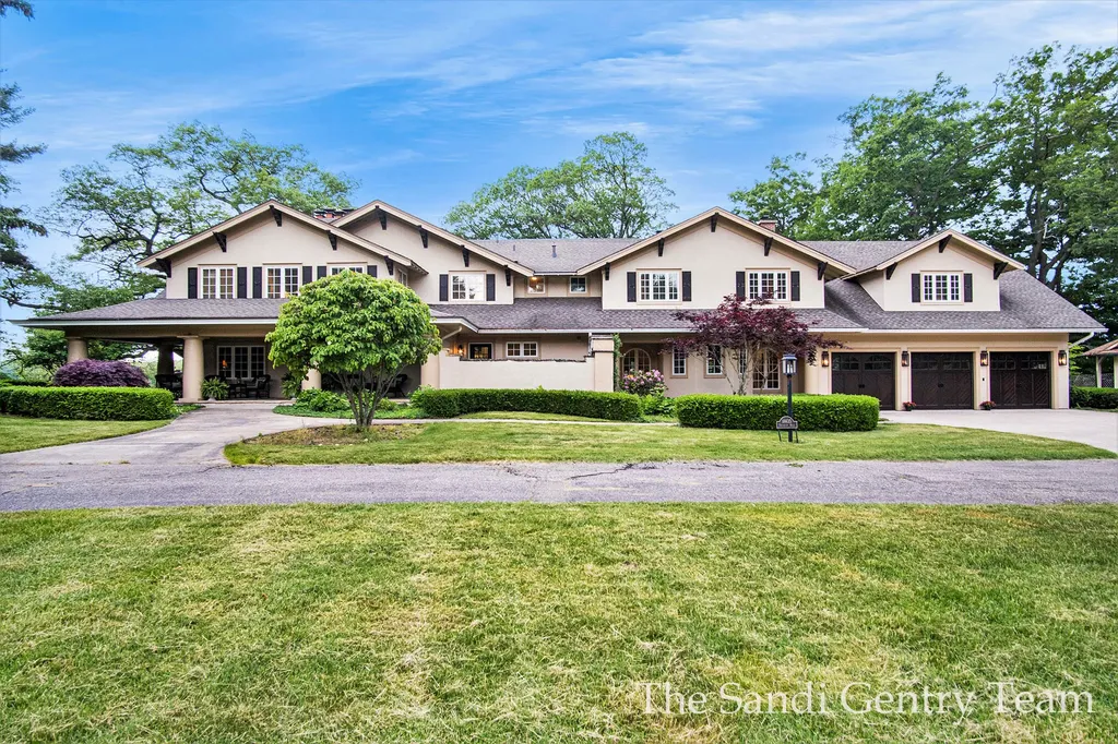 18635 N Fruitport Road Spring Lake Township MI 49456