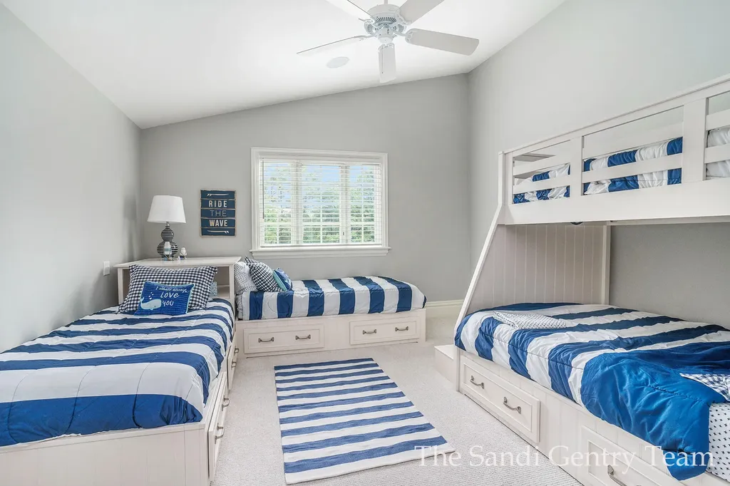 18635 N Fruitport Road Spring Lake Township MI 49456