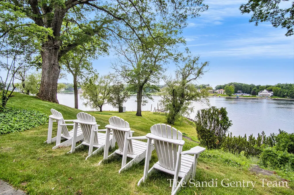 18635 N Fruitport Road Spring Lake Township MI 49456