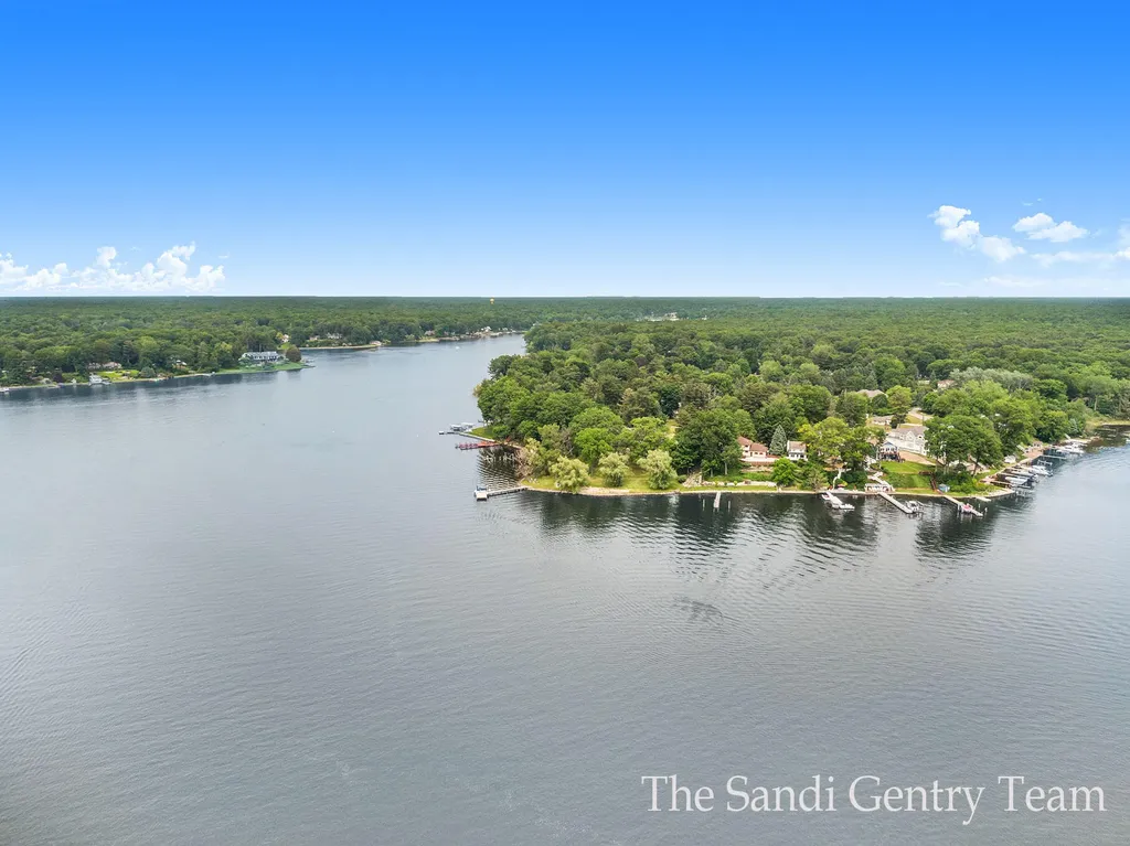 18635 N Fruitport Road Spring Lake Township MI 49456