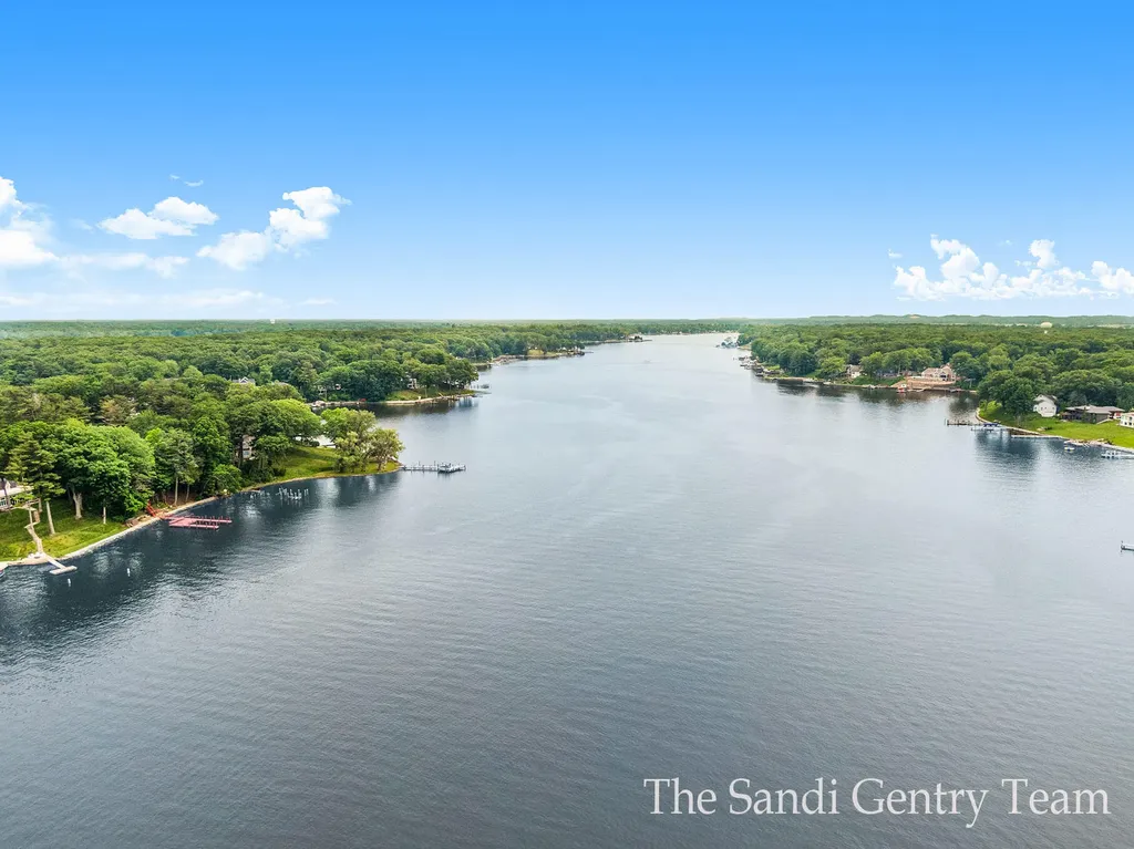 18635 N Fruitport Road Spring Lake Township MI 49456