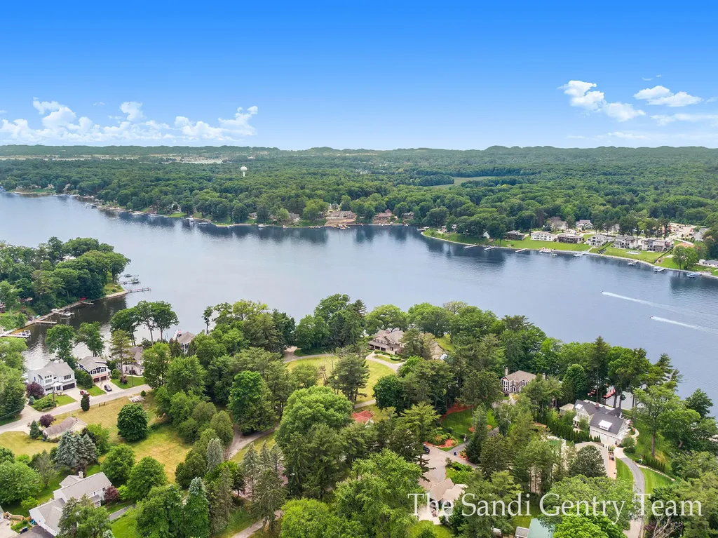 18635 N Fruitport Road Spring Lake Township MI 49456