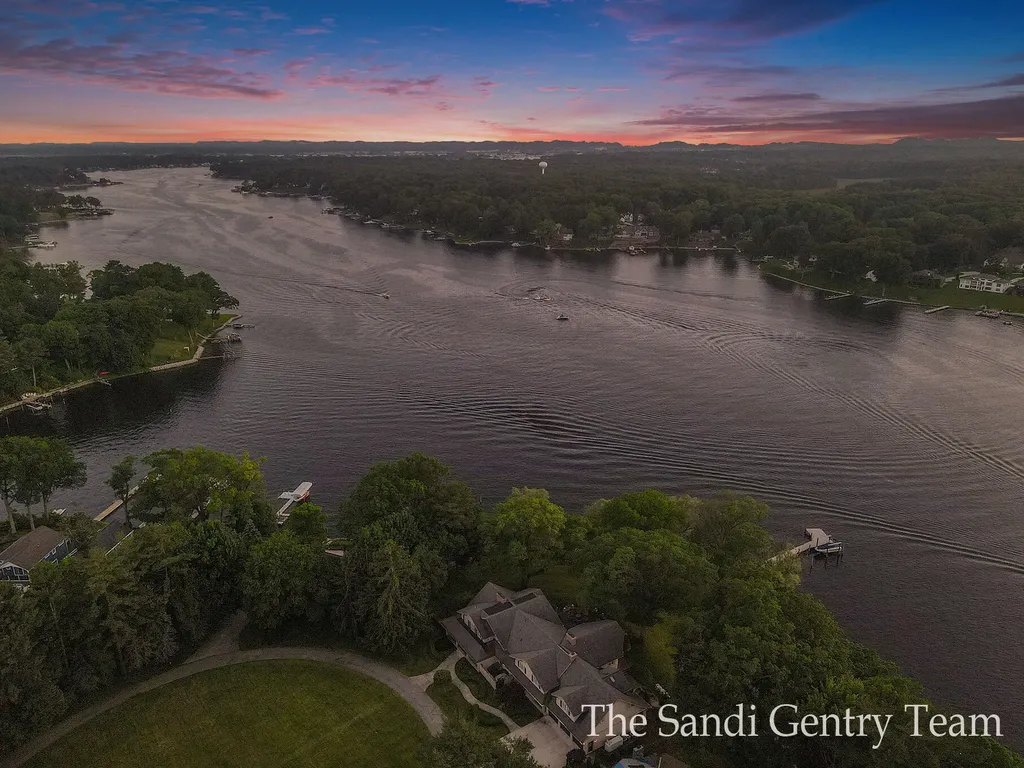 18635 N Fruitport Road Spring Lake Township MI 49456