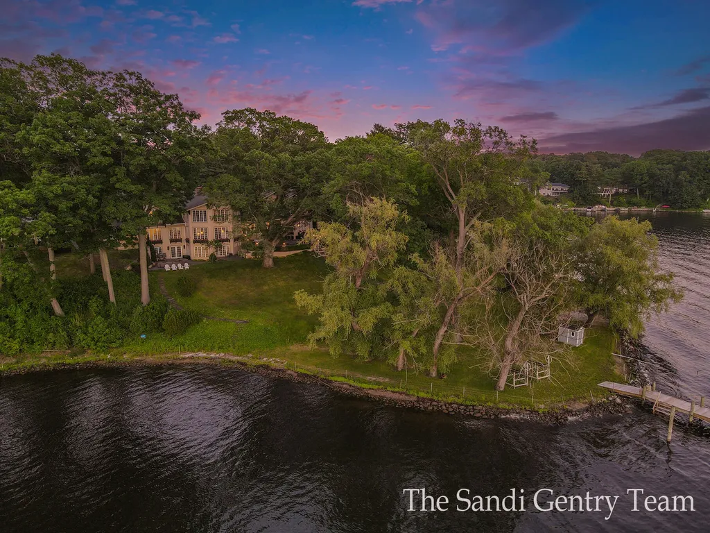 18635 N Fruitport Road Spring Lake Township MI 49456