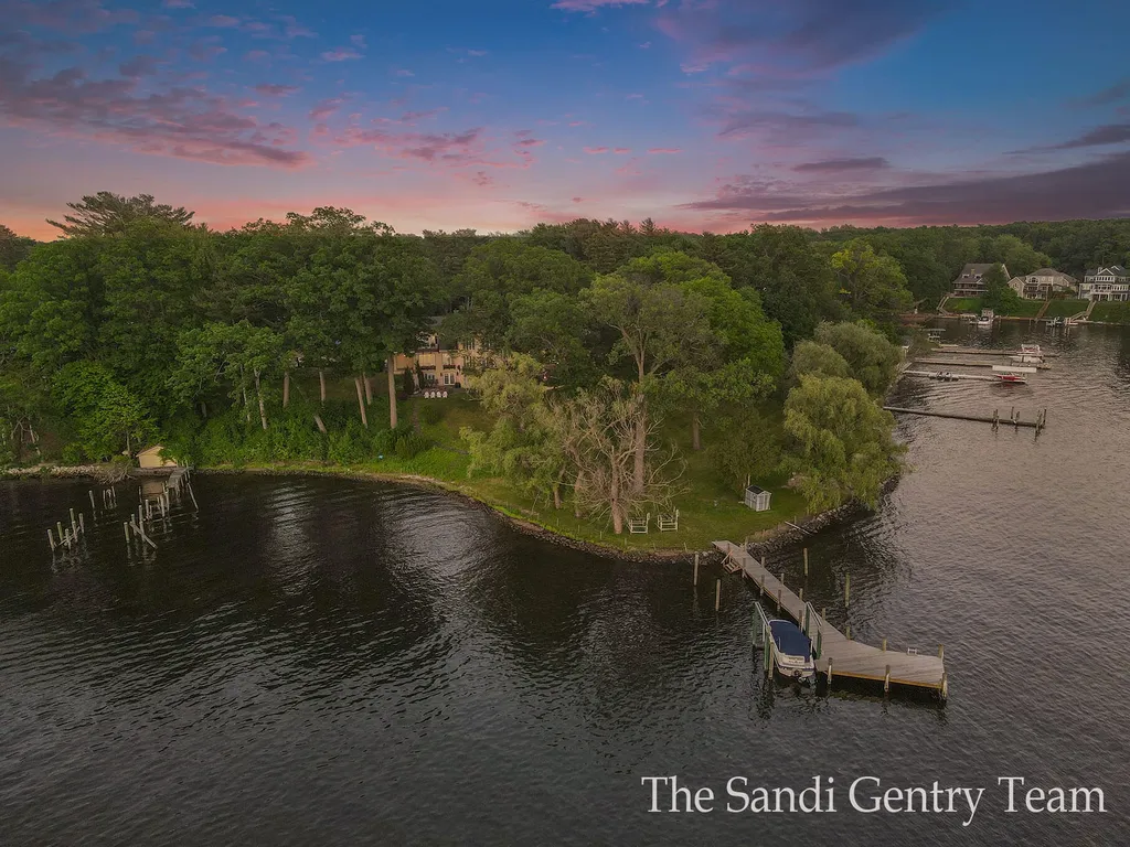 18635 N Fruitport Road Spring Lake Township MI 49456