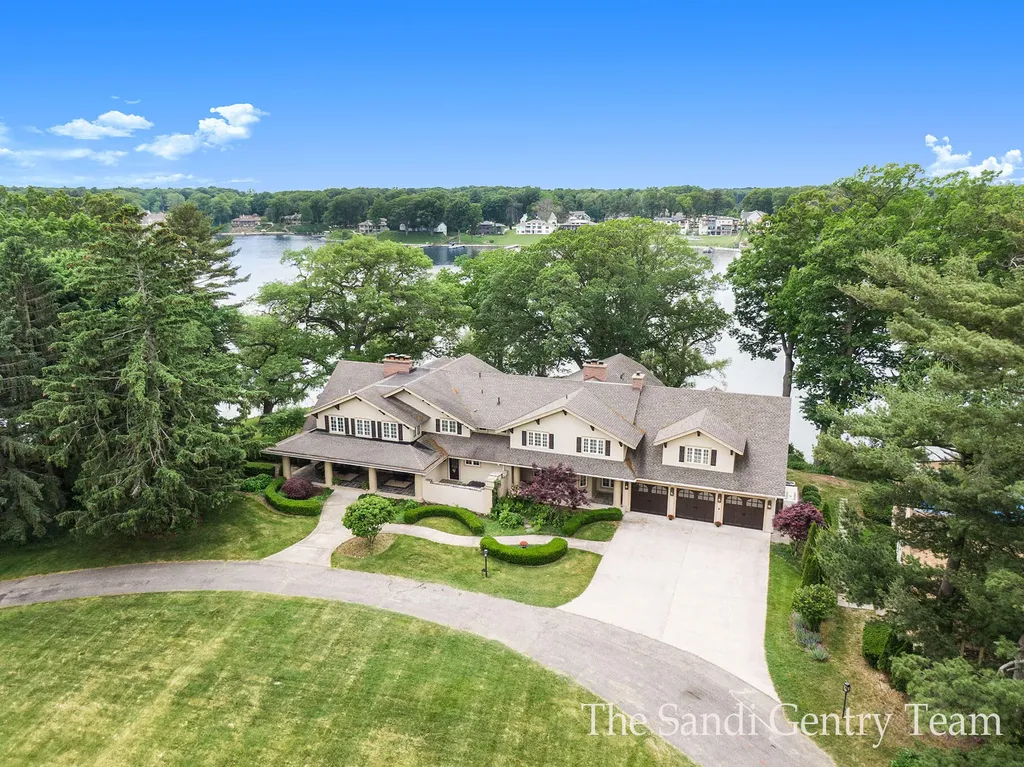 18635 N Fruitport Road Spring Lake Township MI 49456