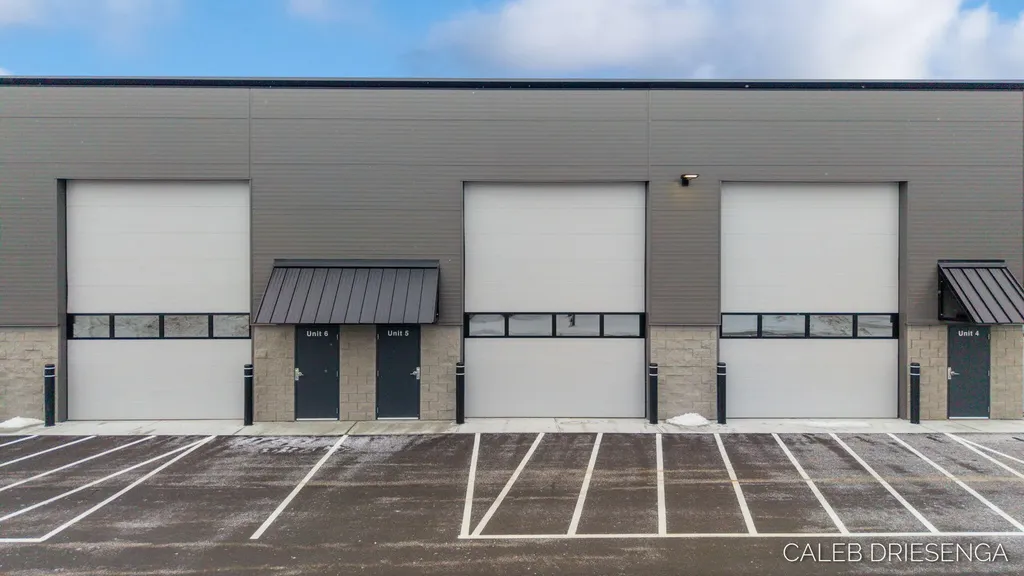 460 Cleveland Avenue Holland City MI 49423