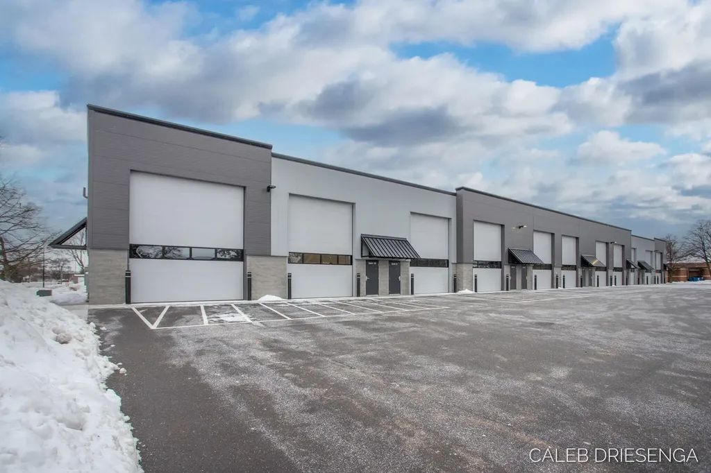 460 Cleveland Avenue Holland City MI 49423