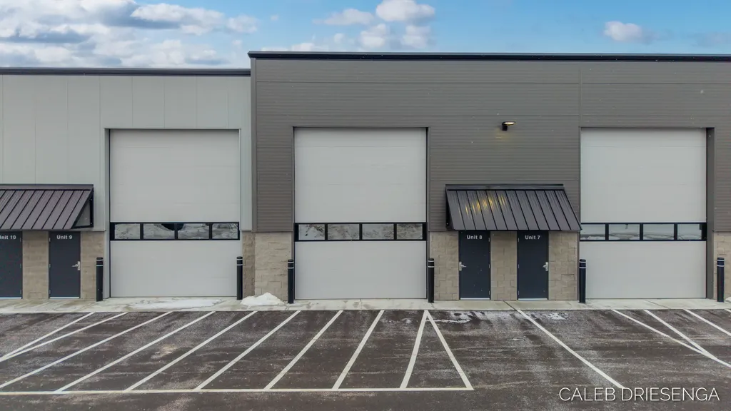 460 Cleveland Avenue Holland City MI 49423