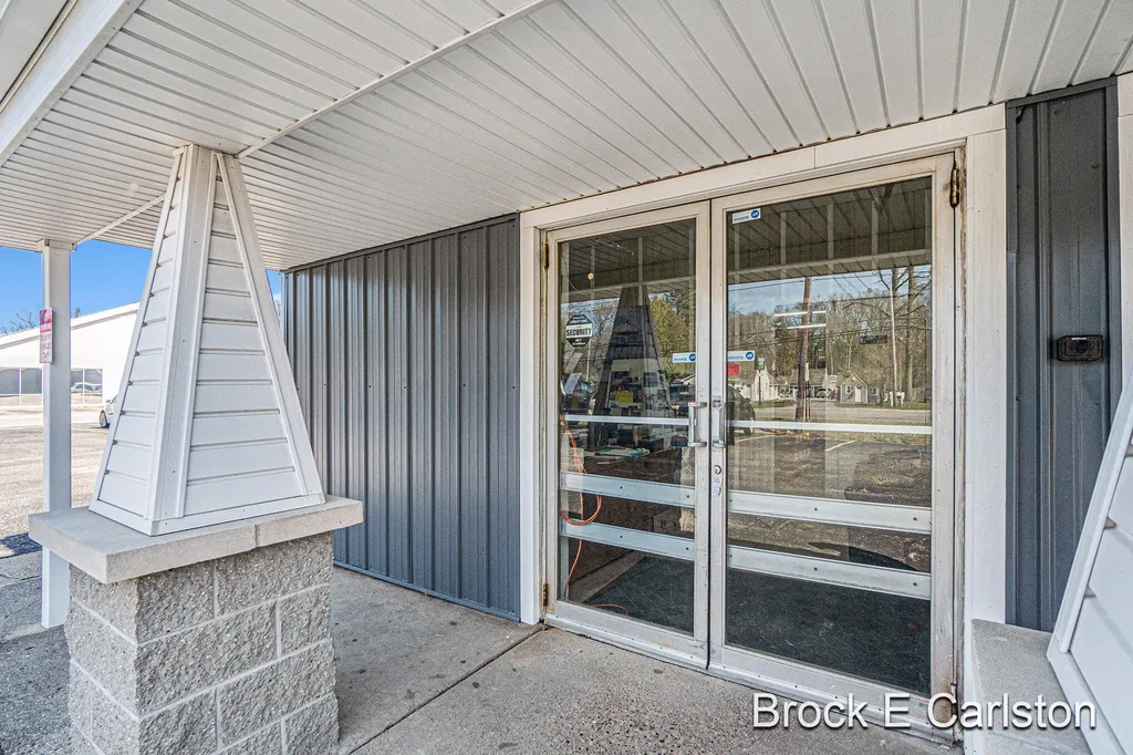 2144 Whitehall Road Muskegon Charter Township MI 49445