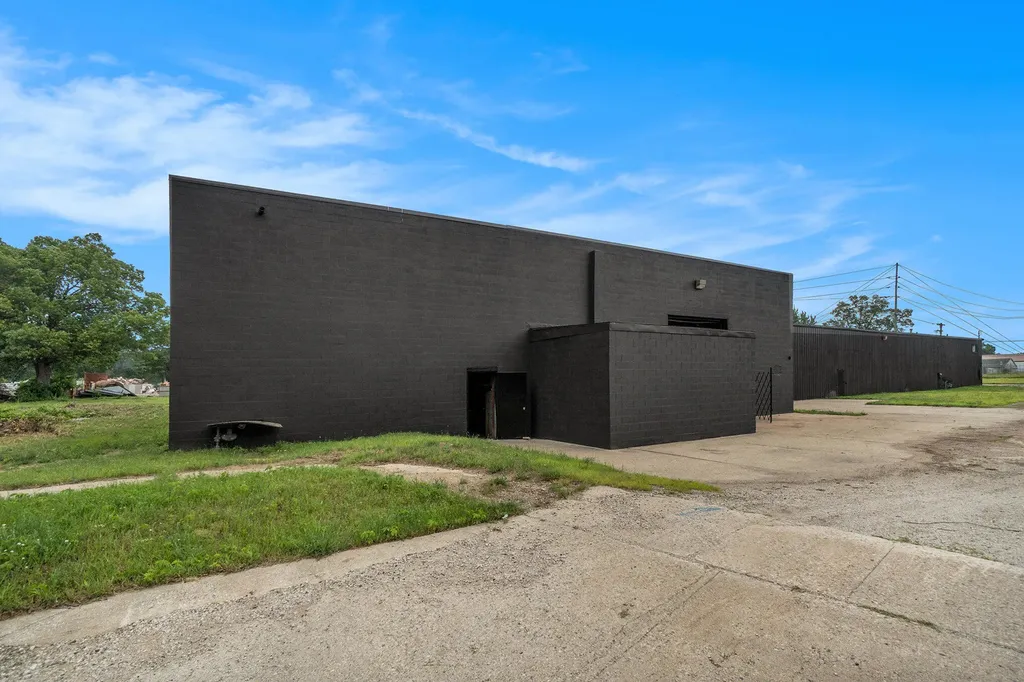 422 W Hovey Avenue Muskegon Heights City MI 49444