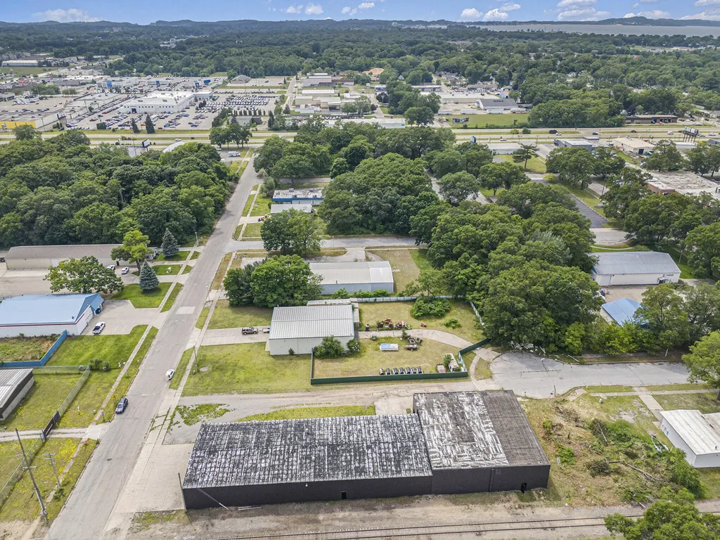 422 W Hovey Avenue Muskegon Heights City MI 49444