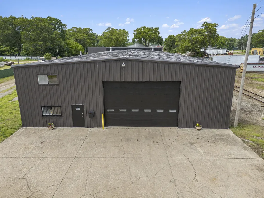 422 W Hovey Avenue Muskegon Heights City MI 49444