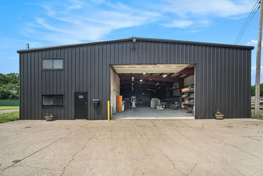 422 W Hovey Avenue Muskegon Heights City MI 49444