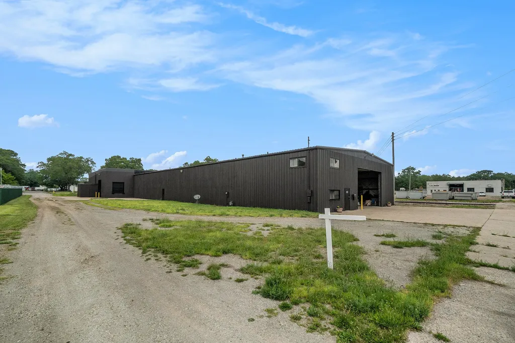 422 W Hovey Avenue Muskegon Heights City MI 49444