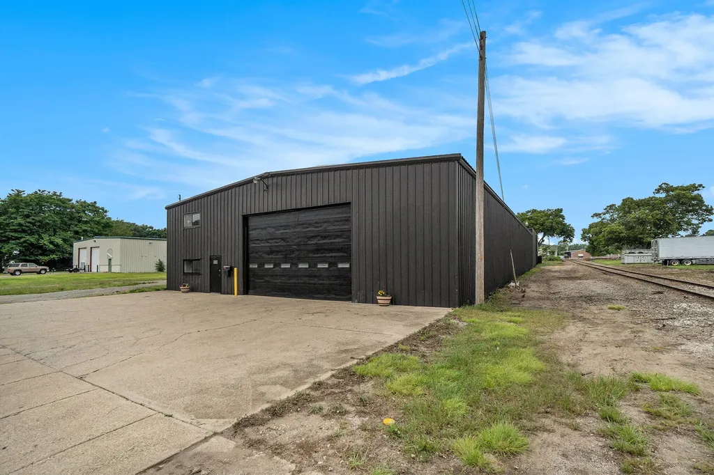422 W Hovey Avenue Muskegon Heights City MI 49444