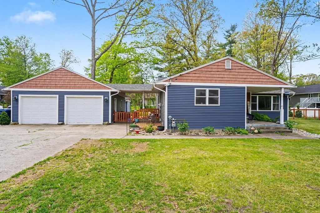 2969 E Pontaluna Road Fruitport Charter Township MI 49415