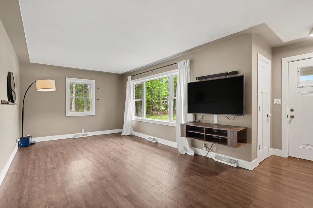 2969 E Pontaluna Road Fruitport Charter Township MI 49415