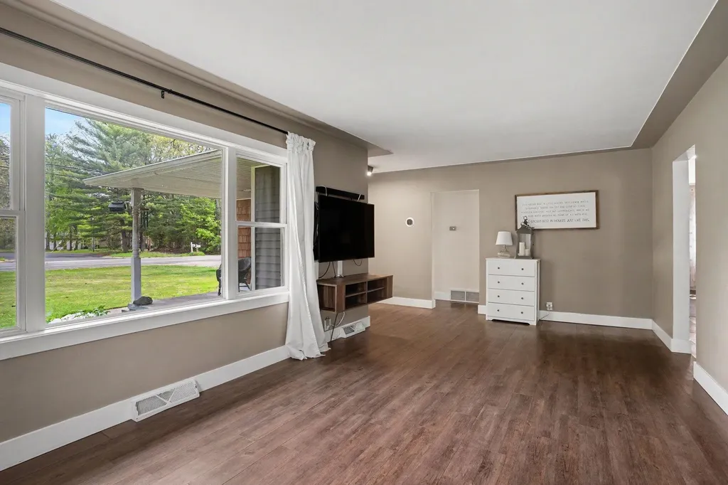 2969 E Pontaluna Road Fruitport Charter Township MI 49415