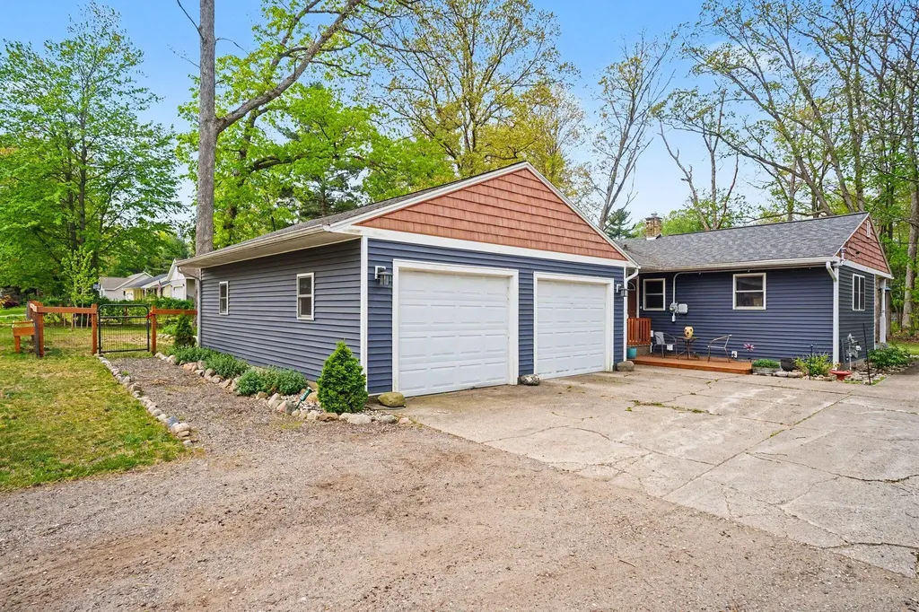 2969 E Pontaluna Road Fruitport Charter Township MI 49415