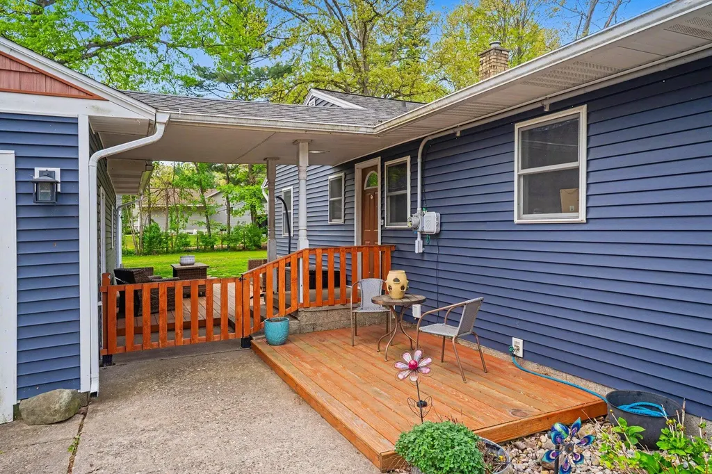 2969 E Pontaluna Road Fruitport Charter Township MI 49415