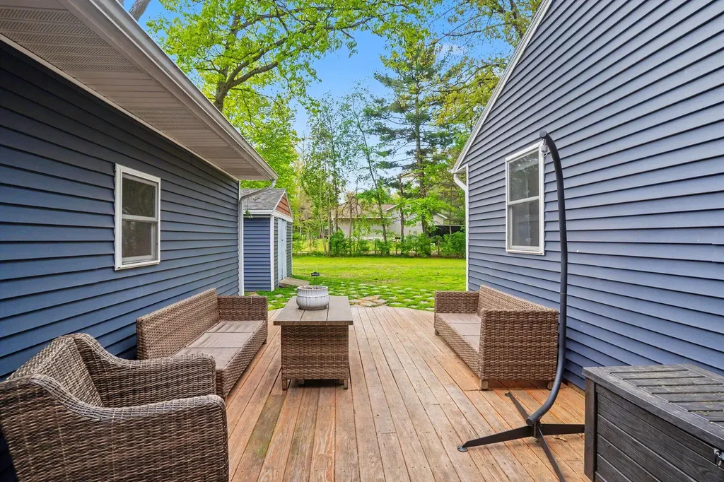 2969 E Pontaluna Road Fruitport Charter Township MI 49415