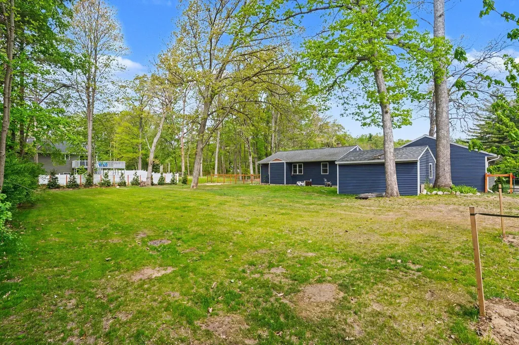 2969 E Pontaluna Road Fruitport Charter Township MI 49415