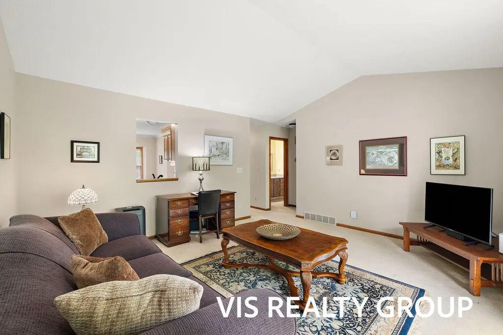 72 Skyline Circle NW Grand Rapids City MI 49504