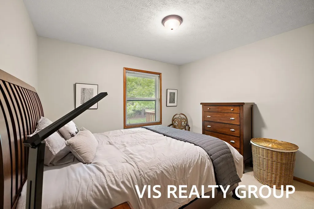 72 Skyline Circle NW Grand Rapids City MI 49504
