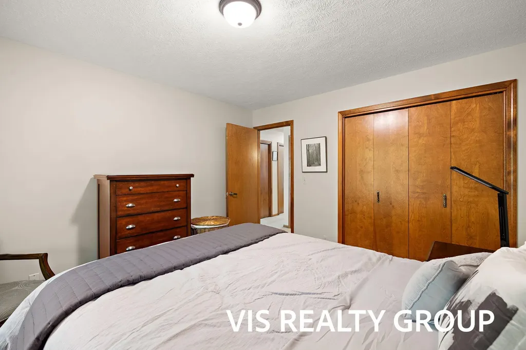 72 Skyline Circle NW Grand Rapids City MI 49504