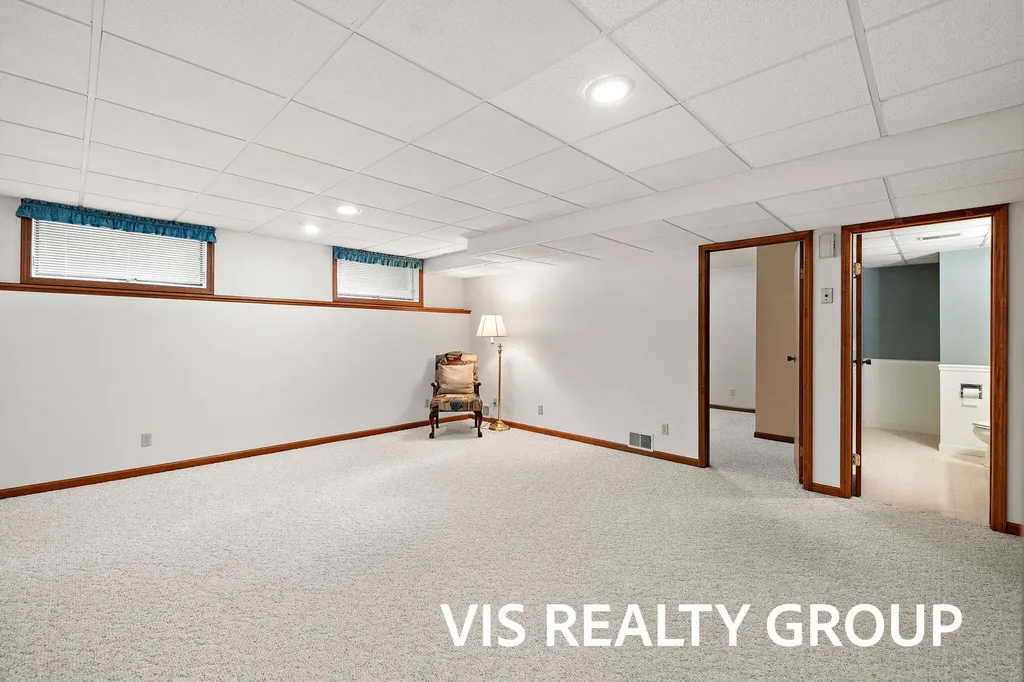 72 Skyline Circle NW Grand Rapids City MI 49504