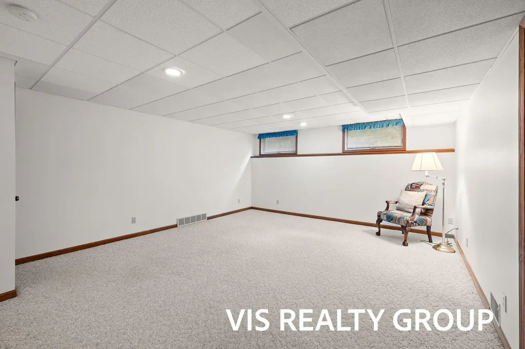 72 Skyline Circle NW Grand Rapids City MI 49504